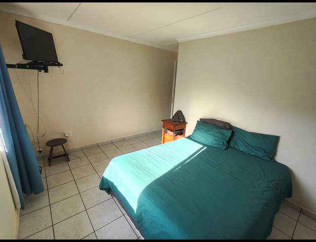 4 BEDROOM FREEHOLD FOR SALE IN CAVERSHAM GLEN
